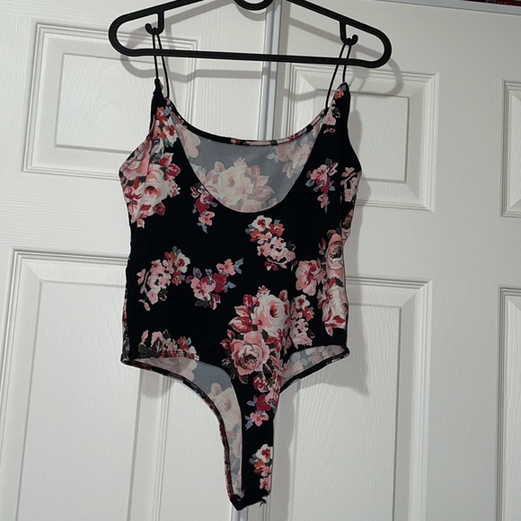 Polly and Esther bodysuit - Picture 4 of 4